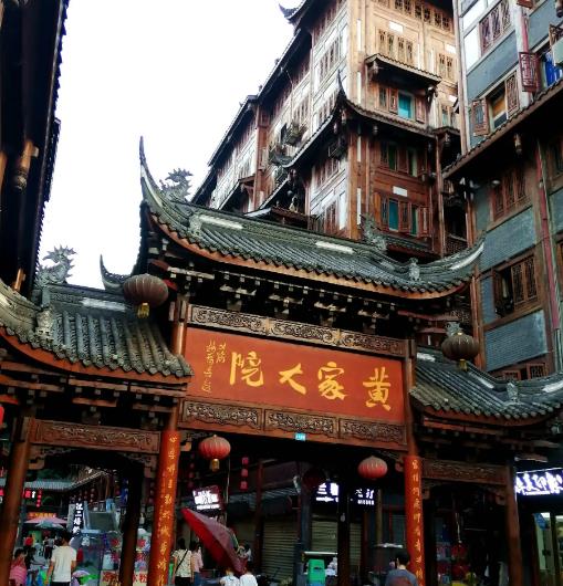 茅台镇酱香酒价格攀升，投资者争相抢购