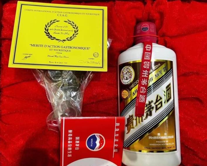 贵州茅台镇的酱香酒种类：品味百年传承，探寻贵州酱香之美